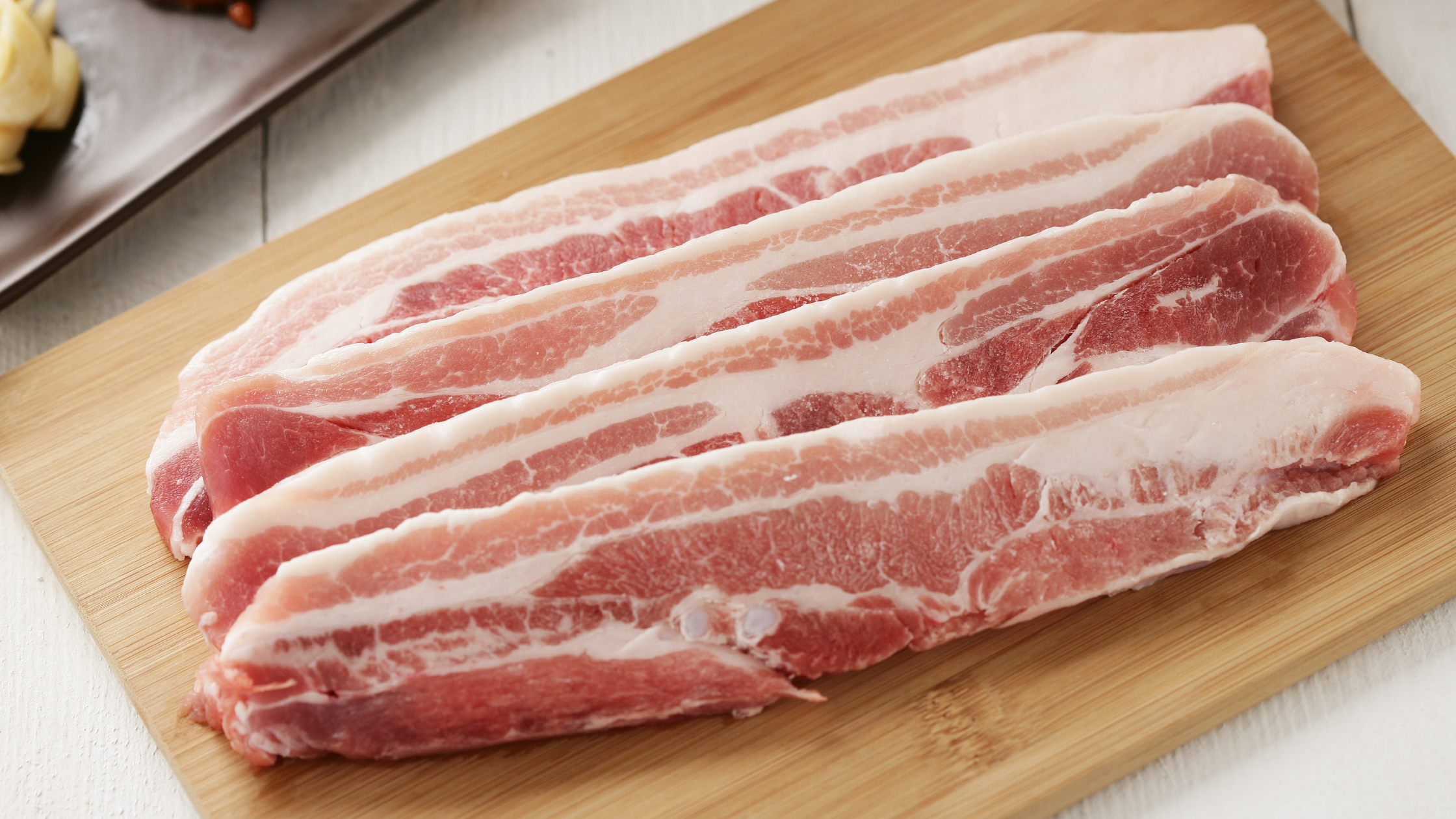 Désossage d’une poitrine de porc